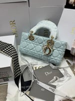 شنطه ليدي ديور مستطيل حجم وسط ماستر