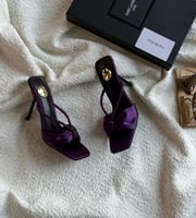 كعب سان لوران يتوفر بالطلب