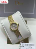 ساعه ديور بدون كرستال مقاس 19
