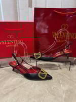 كعب فالنتينو اسود كعب قصير