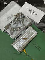 طقم بوتيقا ذهبي