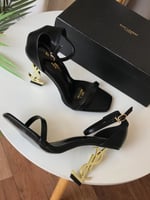 طقم سان لوران