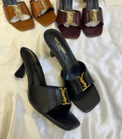 كعب سان لوران