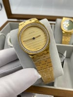 ساعه قوتشي نسائيه