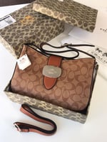 شنط كوتش مخفضه