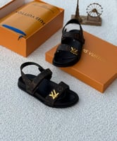 سليبر لويس فيتون مع البوكس