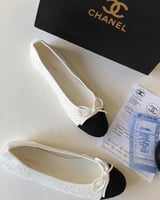 شوز شانيل فلات ابيض