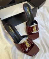 كعب سان لوران لمعه