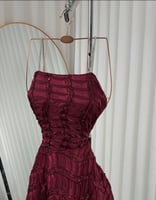 فستان العيد عنابي