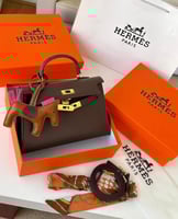 شنط هرمز لوقو ذهبي مقاس18سم