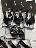 كعب سان لوران اسود كعب واطي