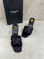 كعب سان لوران