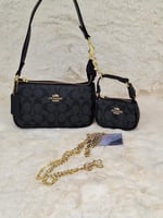 شنطه كوتش مع الميداليه