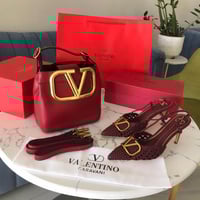 طقم فالنتينو