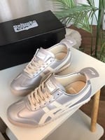 شوز تايقر فضي