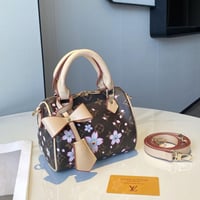 شنطه لويس فيتون مع فيونكه