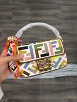 شنطه فندي ماستر