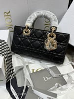 شنطه ليدي ديور مستطيل حجم وسط ماستر