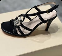 ‏ كعب قوتشي اسود