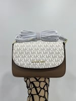 شنطه مايكل كورس