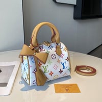 شنطه لويس فيتون مع فيونكه