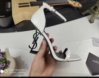 كعب سان لوران