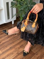 طقم لويس فيتون بني