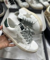 شوز جولدن جوس