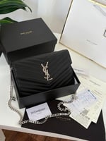 شنط سان لوران