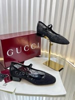 فلات قوتشي اسود