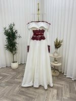 فستان العيد ابيض