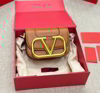 شنطة فالنتيتو