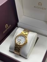 ساعه اقنر نسائيه بأرقام عربيه