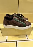 شوز مايكل كورس