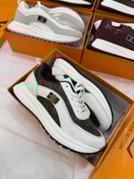 شوز لويس فيتون