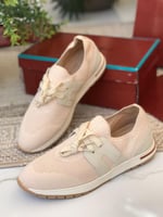 شوز لوروبينا