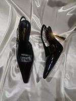 كعب سان لوران اسود