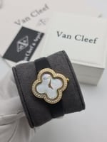 ساعة فانكليف اسود