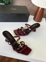 كعب سان لوران