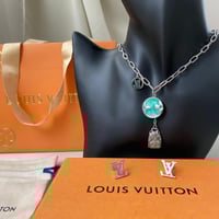 طقم لويس فيتون