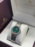 ساعه اقنر نسائيه بأرقام عربيه