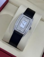 ساعات بياجيت جلد