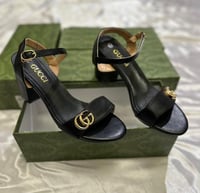 كعب قوتشي اسود