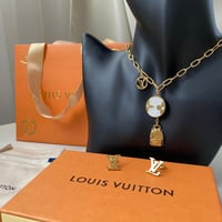 طقم لويس فيتون