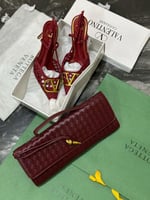 طقم عنابي بوتيقا