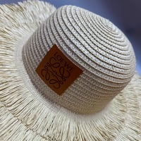 طقم شنطه لويفي مع القبعه