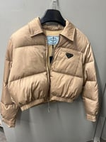 جاكيت برادا