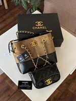 شنطه شانيل مع ميداليه شنطه