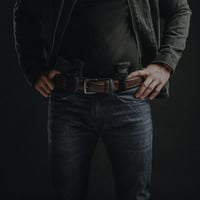 حامل مخازن لجميع انواع السلاح