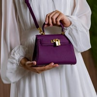 شنطة كلاسيك بالوان مختلفة